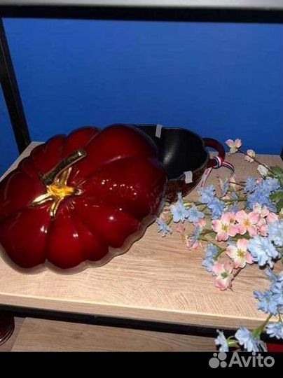 Кастрюля чугунная staub