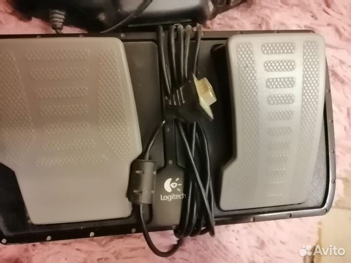 Игравой руль. Logitech formula vibration