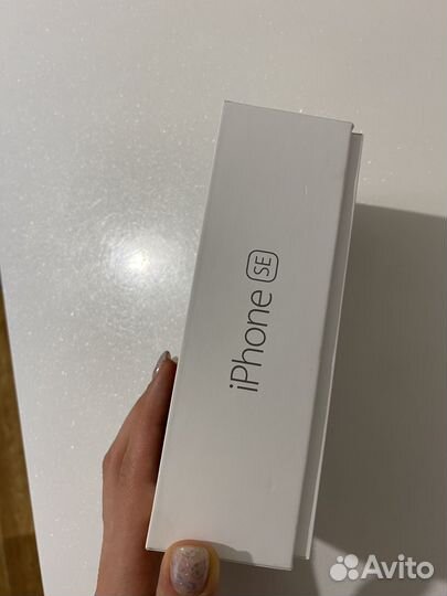 iPhone SE, 32 ГБ