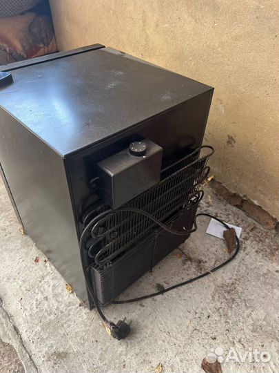 Холодидьник Jagermeister