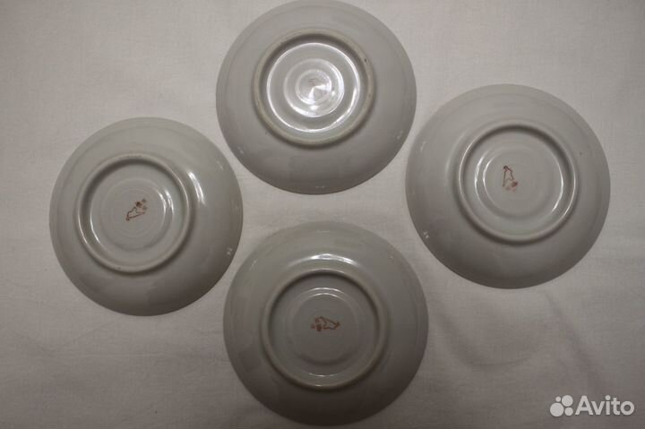 Блюдца с узором чайные СССР
