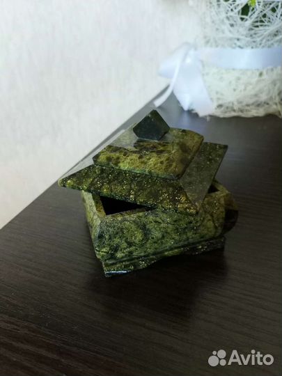 Шкатулка из малахита