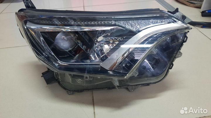 Фара передняя правая toyota rav 4 2017г Оригинал