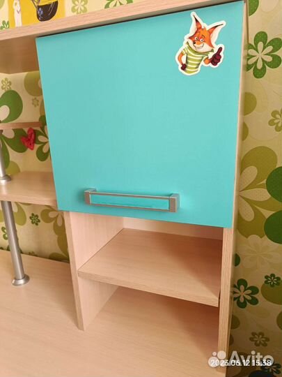 Компьютерный стол для школьника