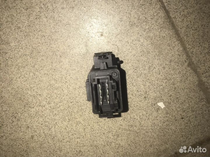 Реле обогрева сидений VW Touareg