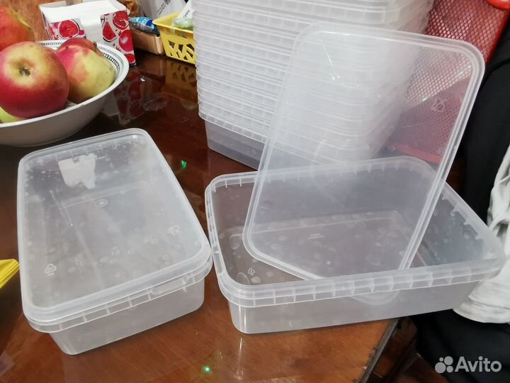 Пластиковый контейнер с крышкой 1л