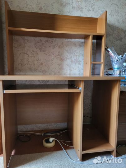 Стол письменный с надстройкой