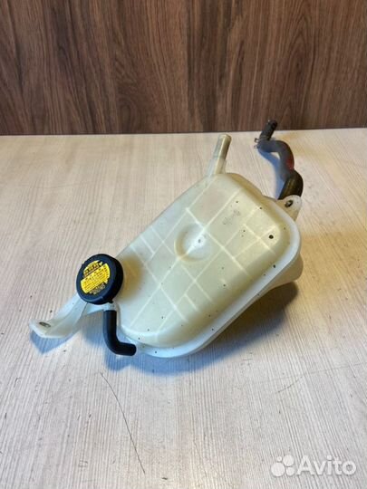 Бачок расширительный Toyota Corolla 180 1ZR-FE