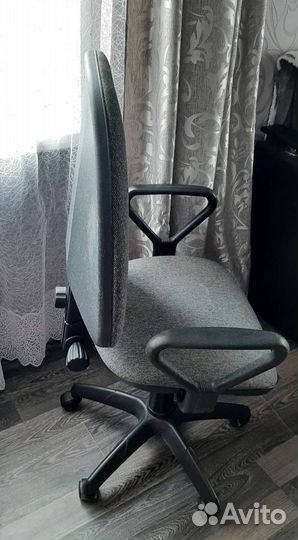 Компьютерное кресло