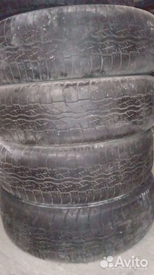 Bridgestone Dueler H/T D687 225/65 R17