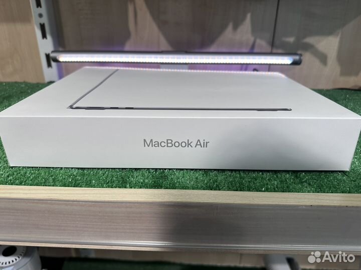 13’ Macbook air m2 8/512