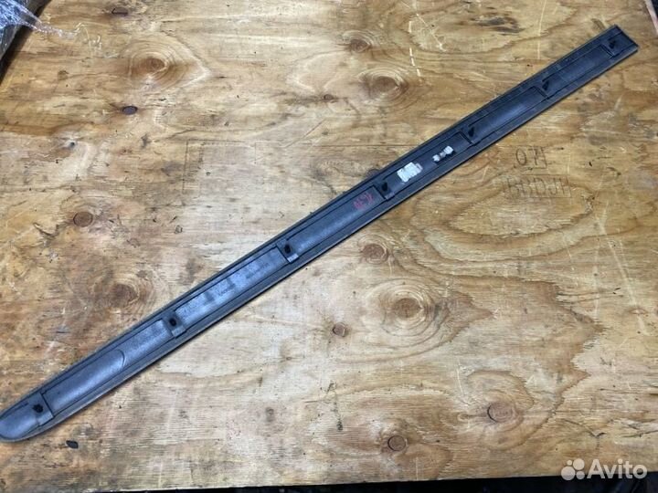 Молдинг на дверь передний правый Mercedes-Benz