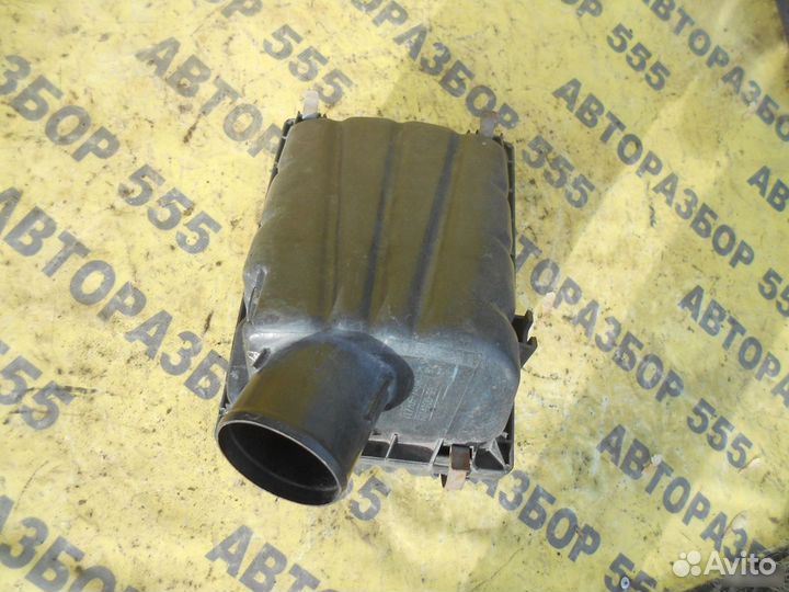 Корпус воздушного фильтра Toyota VIsta 1986-1990