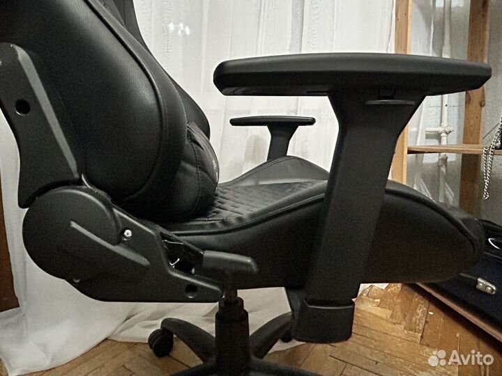 Компьютерное кресло Tesoro