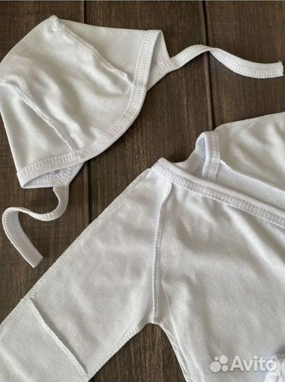 Распашонка, ползунки, чепчик / костюм на выписку