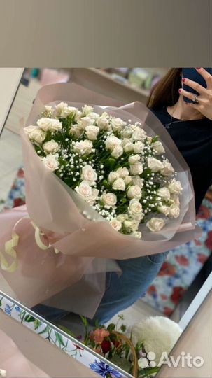 Букеты из кустовых роз