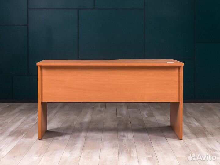 Угловой стол