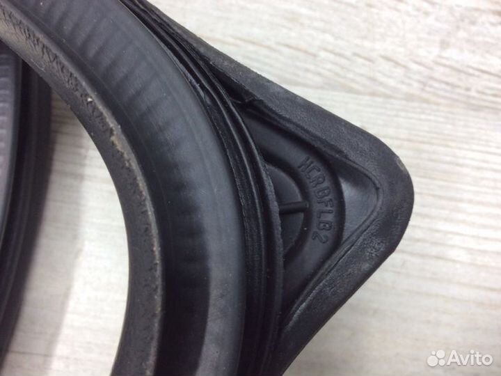 Уплотнитель двери передней левый Hyundai Solaris