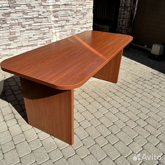 Стол прямой (стол для переговоров)
