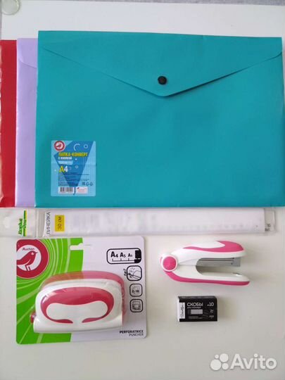 Степлер, дырокол и другие канцтовары