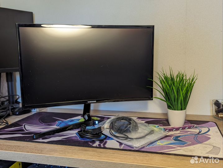 Монитор Samsung 144 hz 24'' C24RG50FQI изогнутый