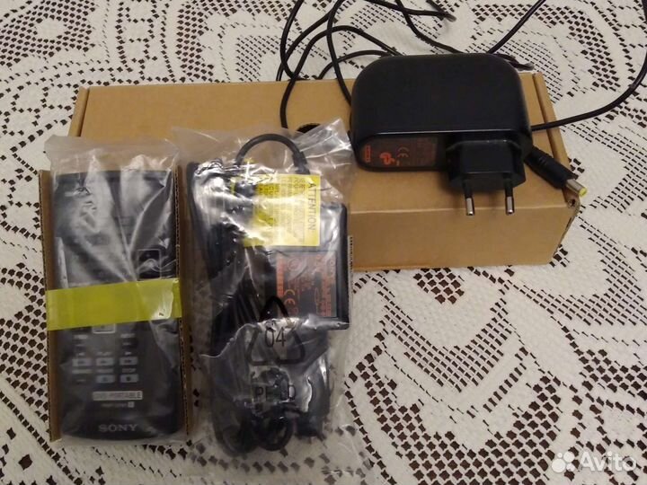 Зарядное устройство Sony. Пульт