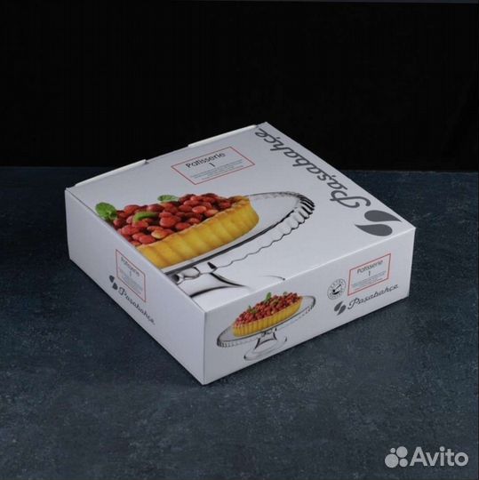 Тортница на ножке