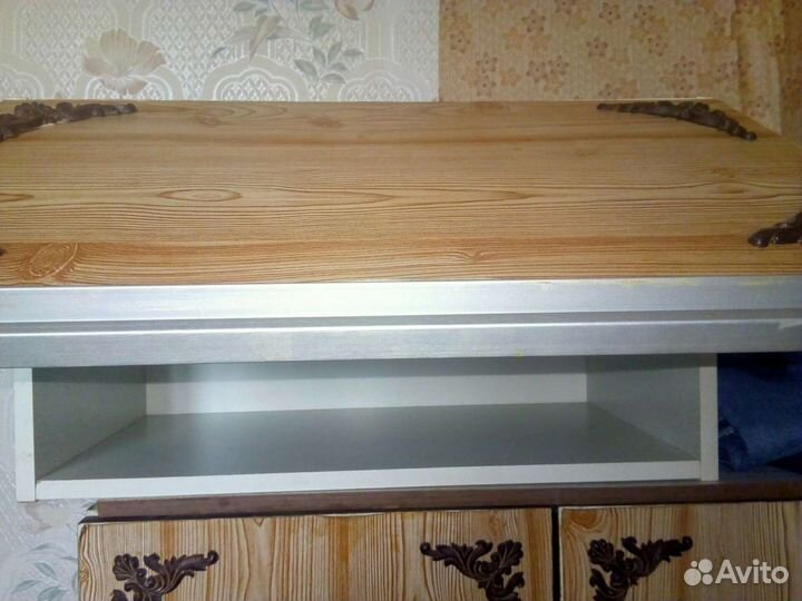 Ящик над холодильником