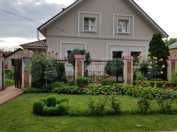 Дом 181,6 м² на участке 9 сот.