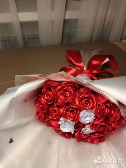 Букет роз на 8 марта, подарок девушке