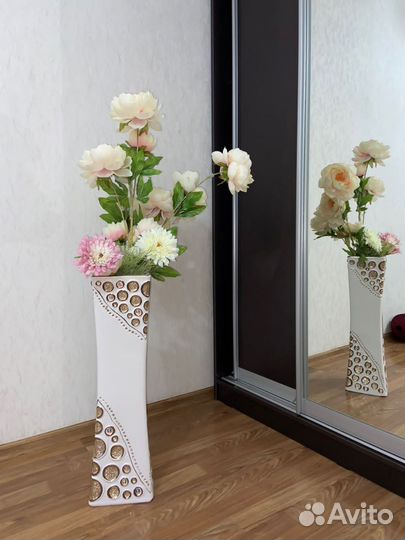 Ваза плюс цветы в подарок