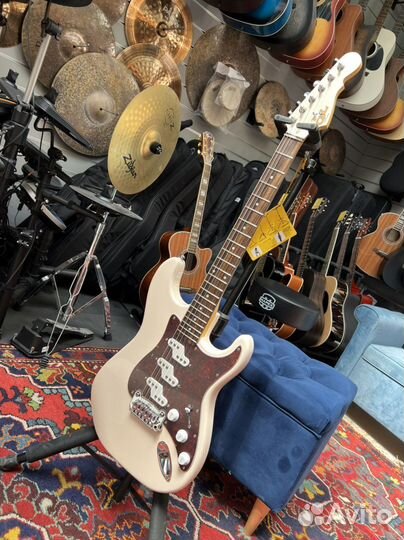 Электрогитара stratocaster