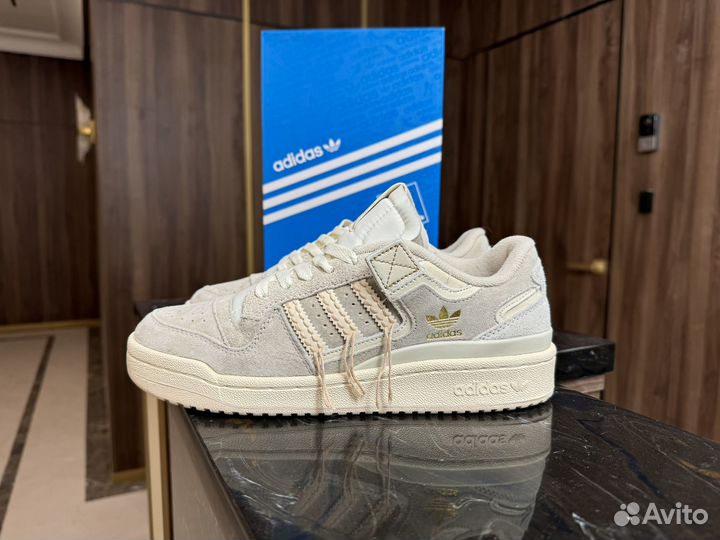 Adidas forum 84 low off white