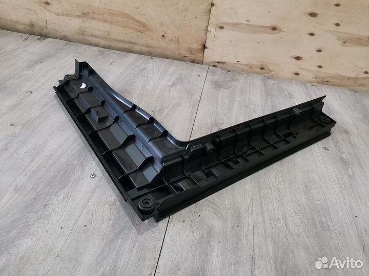 Накладка багажника правая VW Passat B6 Универсал