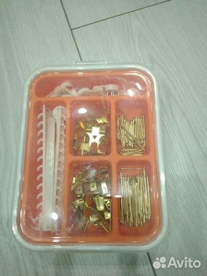 Набор крючков для картин, часов