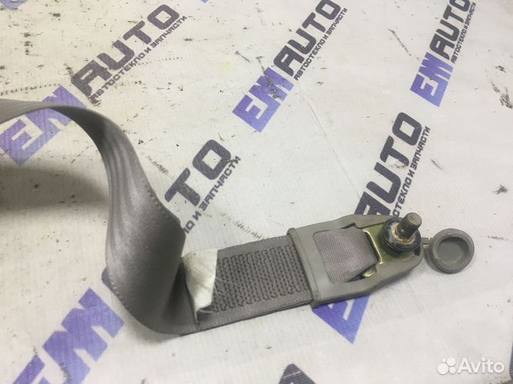 Ремень безопасности задний Мазда Демио