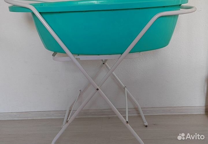Детская ванночка для купания с подставкой