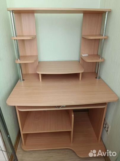 Компьютерный стол