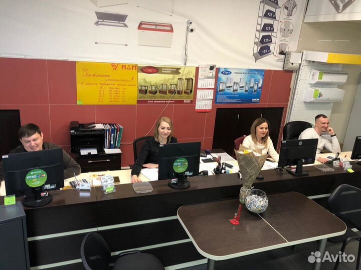 Витрина для промтоваров