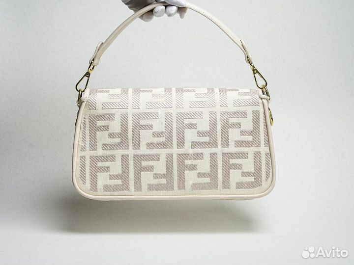 Сумка fendi baguette