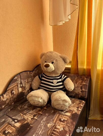 Большой плюшевый мишка