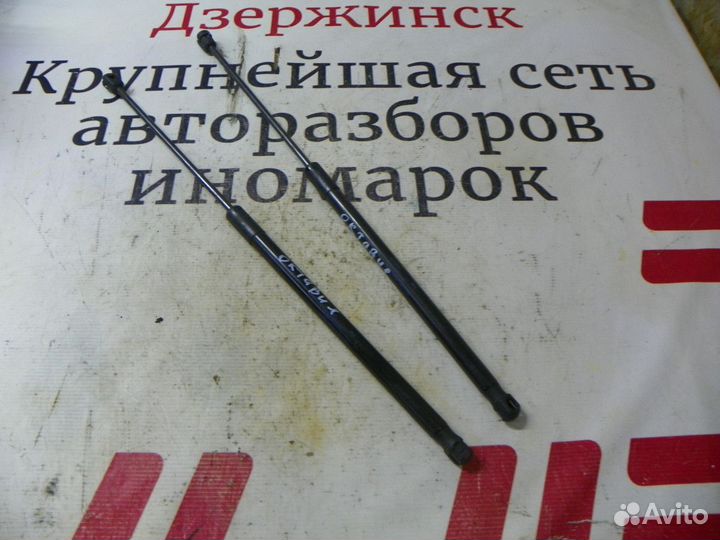 Амортизатор двери багажника Skoda Octavia