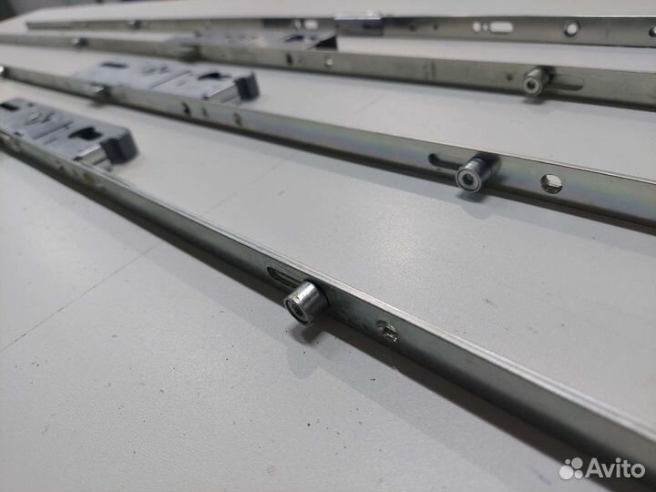 Многозапорный замок