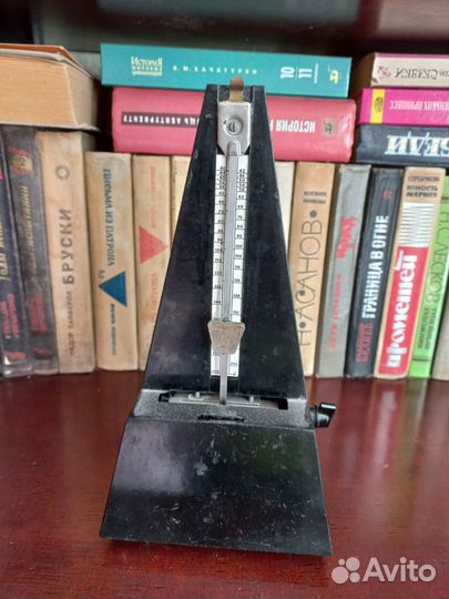 Продам метроном механический