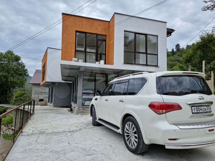 Дом 160 м² на участке 4 сот.