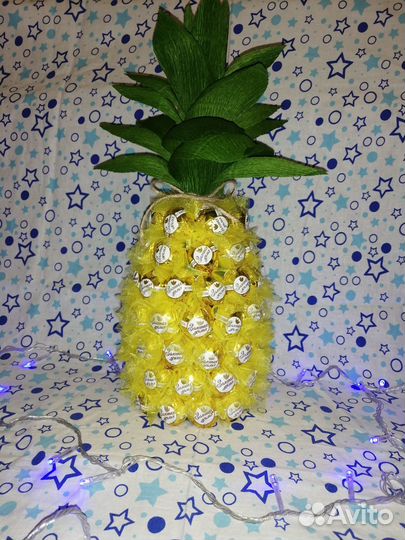 Ананас из конфет