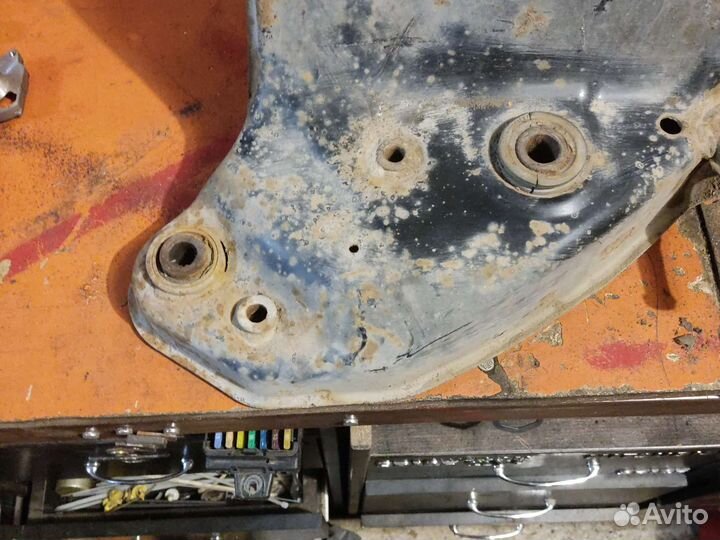 Подрамеик передний mitsubishi galant 8