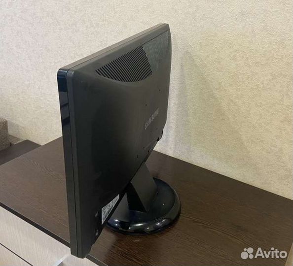 Монитор Samsung 22 дюйма