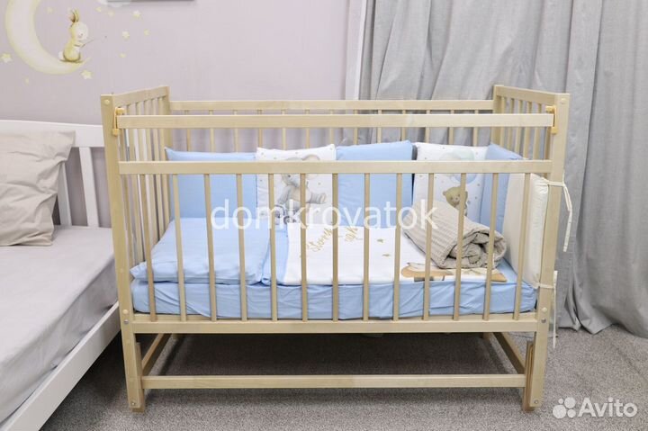 Кроватка с маятником