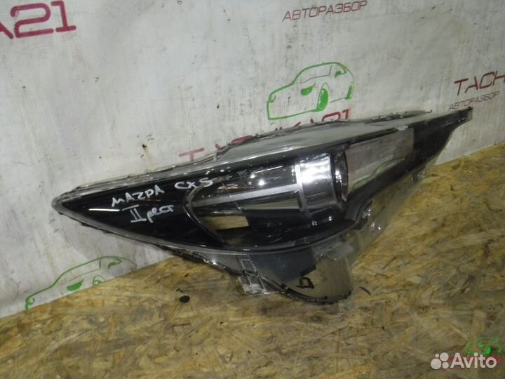 Стекло правой фары Mazda CX-5 (2017)